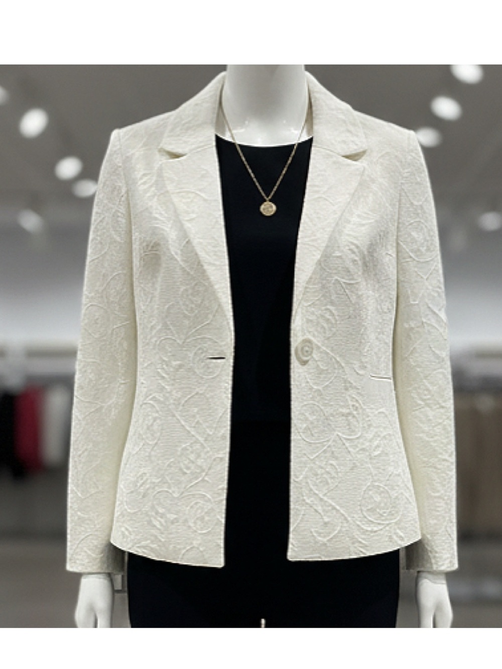 Classic Frenz By T. Renz Elegant Cream Textured Women's Blazer Jacket-Size Large